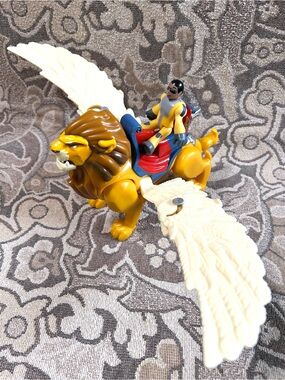 Fisher-Price Imaginext King Leonidis’ Winged Lion Rider Griffon Action Figures